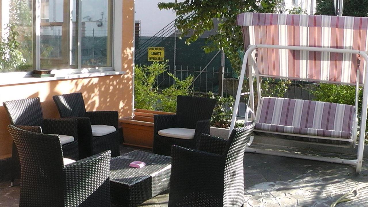 Hotel Villa Lorena Ρίμινι Εξωτερικό φωτογραφία