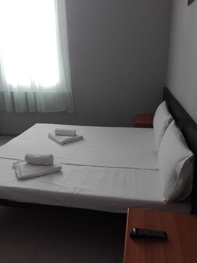 Hotel Villa Lorena Ρίμινι Εξωτερικό φωτογραφία