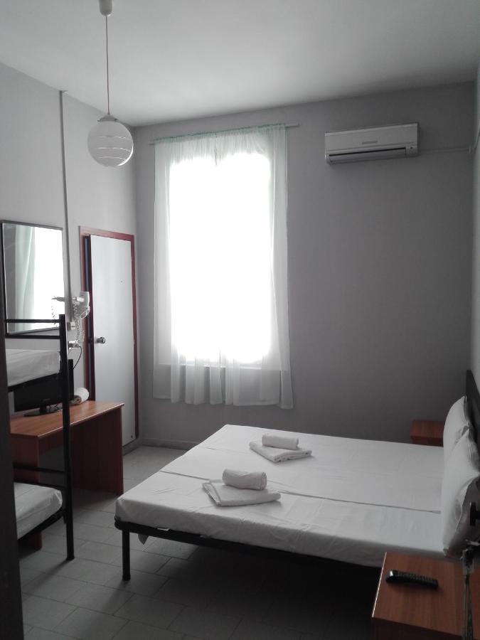 Hotel Villa Lorena Ρίμινι Εξωτερικό φωτογραφία